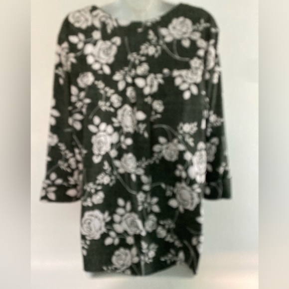 Papermoon Stretch Textured Floral Women Plus Top 1X Gray Green White - Picture 5 of 5